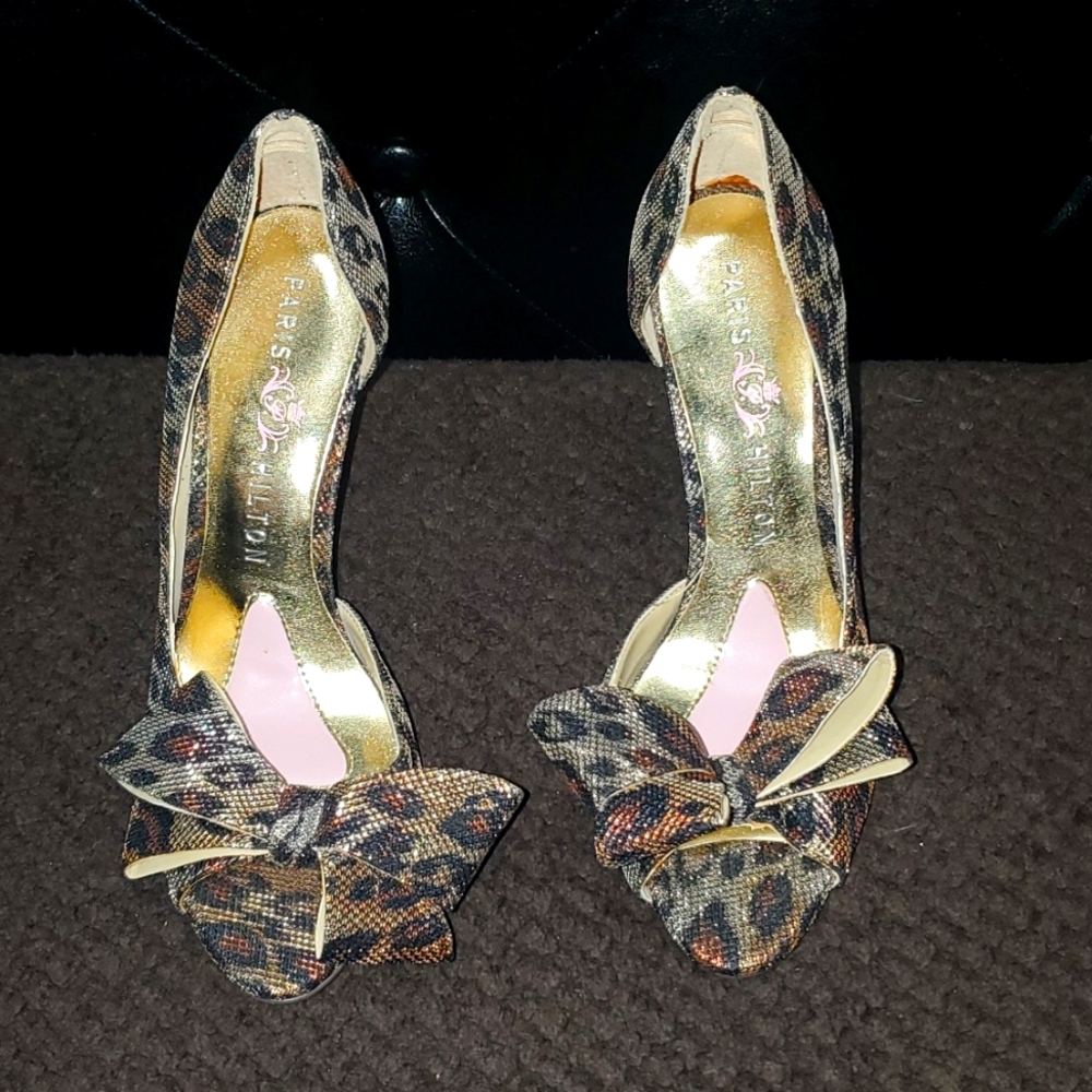 Paris Hilton pumps